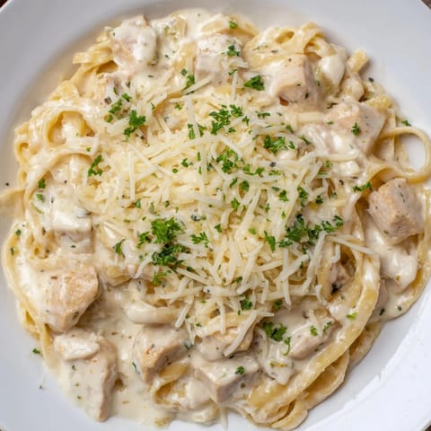 Chicken Fettuccine Alfredo Bake